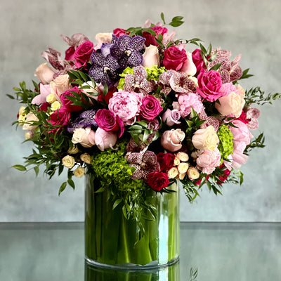 What a Delight Floral Arrangement with Pastel Roses, Peonies, and Orchids
Elegant Pink, Lavender, and White Roses in What a Delight Arrangement
Luxury Pastel and Bright Floral Arrangement for Same-Day Delivery Santa Monica
Sophisticated Floral Arrangement with Roses and Hydrangeas for Los Angeles Delivery