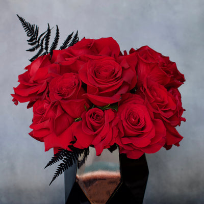 Deep red Roses - santamonicaflorist